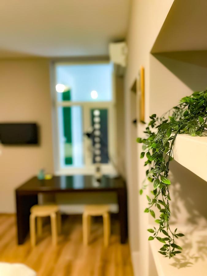 Apartament Cool Flat With Hot Tub In The Old Town Bukareszt Zewnętrze zdjęcie
