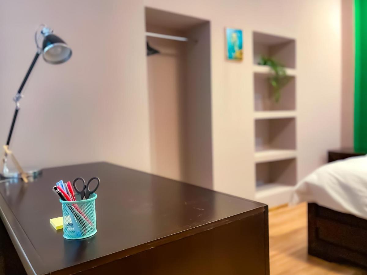 Apartament Cool Flat With Hot Tub In The Old Town Bukareszt Zewnętrze zdjęcie
